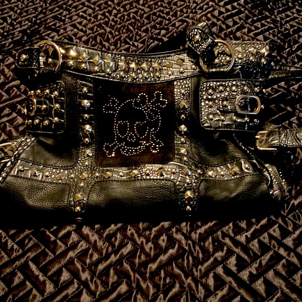 Black skull purse